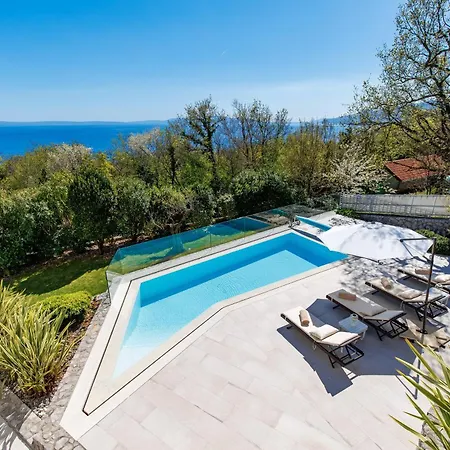 Apartment Ursula - 2 Opatija